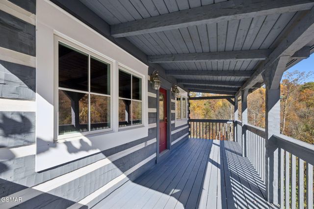 306 Beech Ridge Lane, Gatlinburg, TN 37738