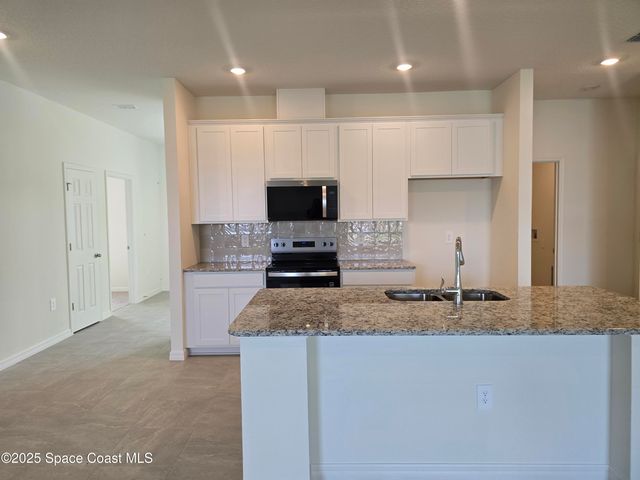 162 Anderson Avenue NE, Palm Bay, FL 32907