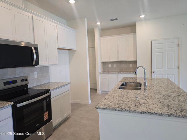 162 Anderson Avenue NE, Palm Bay, FL 32907