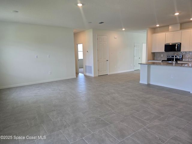 162 Anderson Avenue NE, Palm Bay, FL 32907