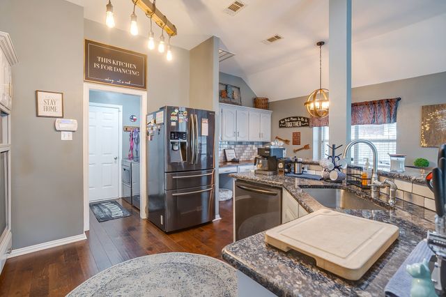 2410 Green Willow Court, Arlington, TX 76001