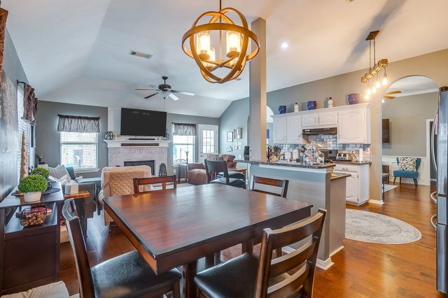 2410 Green Willow Court, Arlington, TX 76001