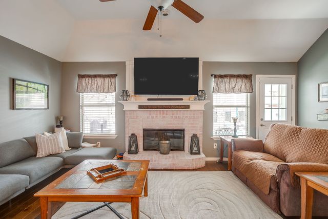 2410 Green Willow Court, Arlington, TX 76001