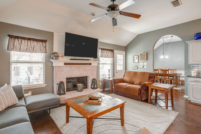 2410 Green Willow Court, Arlington, TX 76001