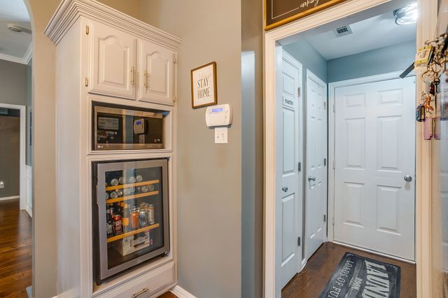 2410 Green Willow Court, Arlington, TX 76001