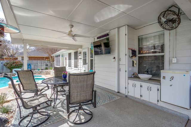 2410 Green Willow Court, Arlington, TX 76001