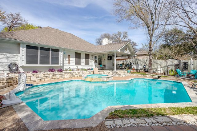 2410 Green Willow Court, Arlington, TX 76001