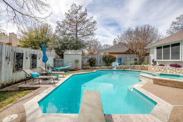 2410 Green Willow Court, Arlington, TX 76001