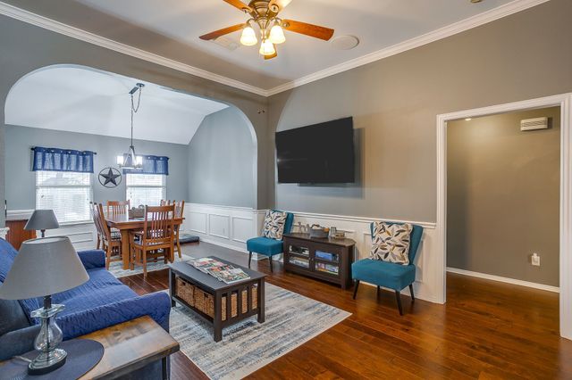 2410 Green Willow Court, Arlington, TX 76001