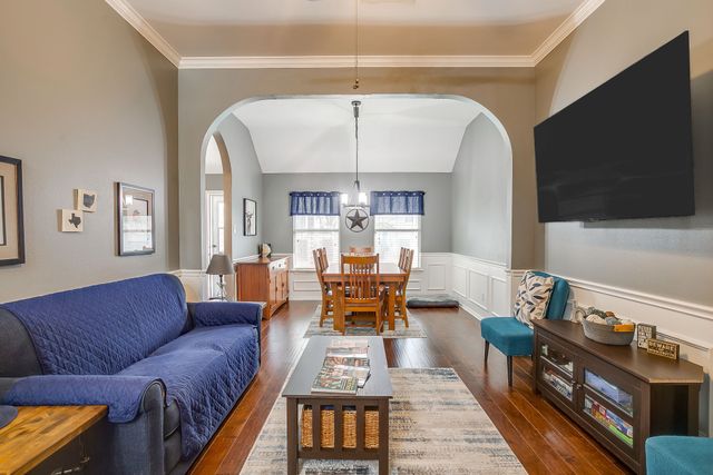 2410 Green Willow Court, Arlington, TX 76001