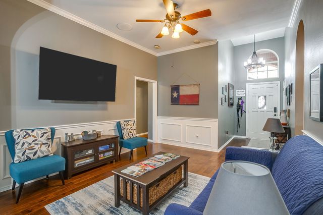 2410 Green Willow Court, Arlington, TX 76001