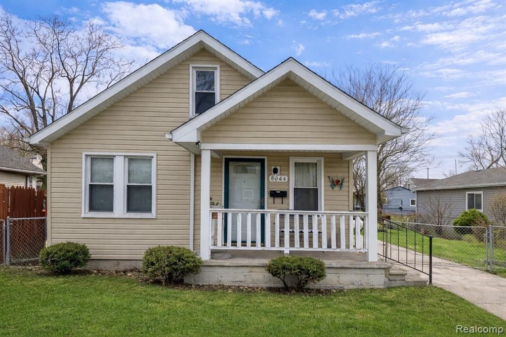 8044 Hudson Avenue, Warren, MI 48089