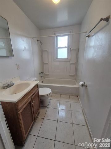 8 White Avenue, Asheville, NC 28803