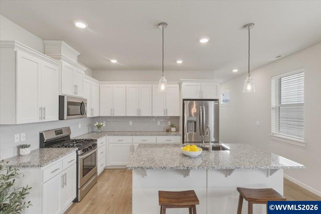 6335 SE Rebecca St, Albany, OR 97322