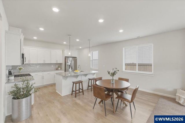 6335 SE Rebecca St, Albany, OR 97322