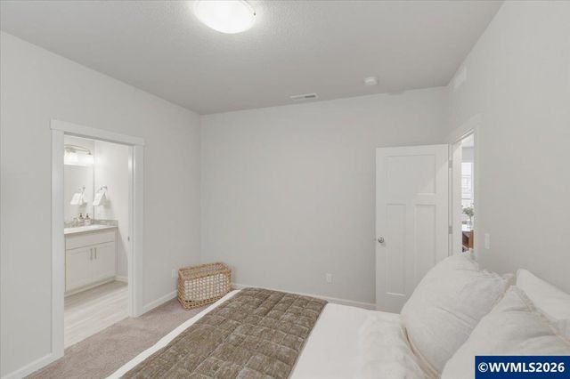 6335 SE Rebecca St, Albany, OR 97322