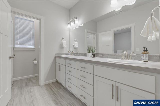 6335 SE Rebecca St, Albany, OR 97322