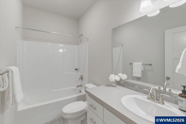 6335 SE Rebecca St, Albany, OR 97322