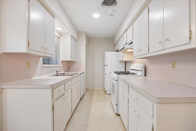 1815 Parkside LN, Austin, TX 78745