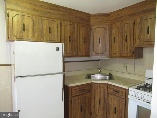 654 BEECH AVE, Glenolden, PA 19036