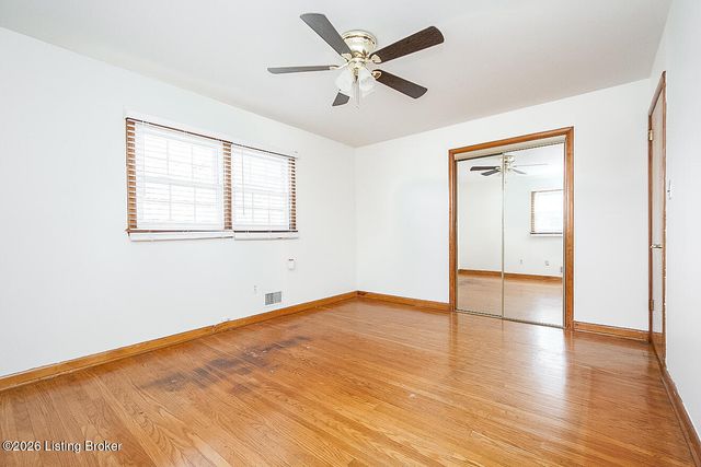 1502 Hobart Ct, Louisville, KY 40216