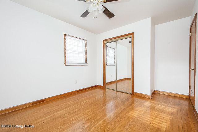 1502 Hobart Ct, Louisville, KY 40216