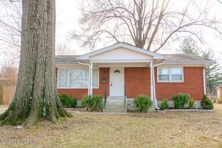 1502 Hobart Ct, Louisville, KY 40216