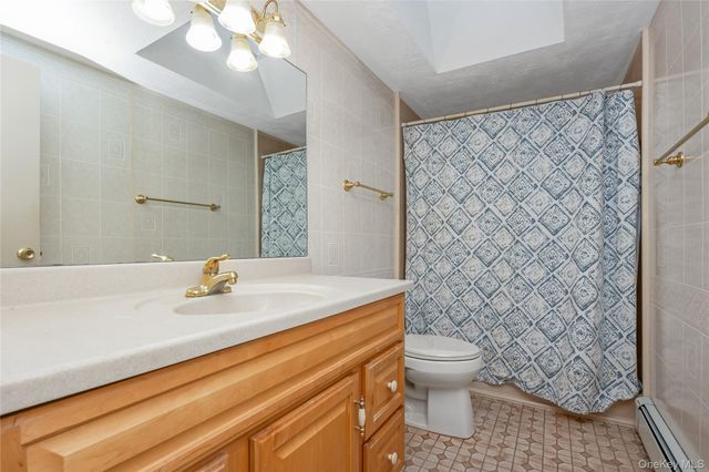 25 Windham Lane, Ronkonkoma, NY 11779