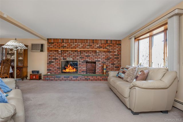 25 Windham Lane, Ronkonkoma, NY 11779