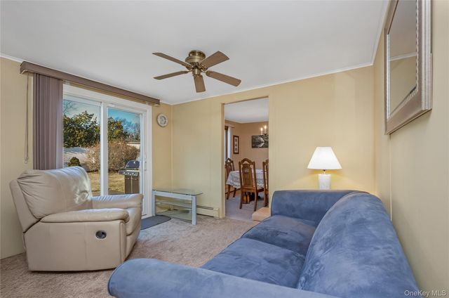 25 Windham Lane, Ronkonkoma, NY 11779