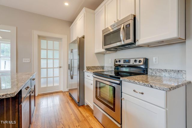 300 Daytona Place, Elizabethton, TN 37643