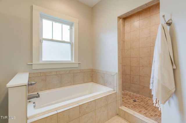 300 Daytona Place, Elizabethton, TN 37643