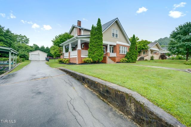 300 Daytona Place, Elizabethton, TN 37643