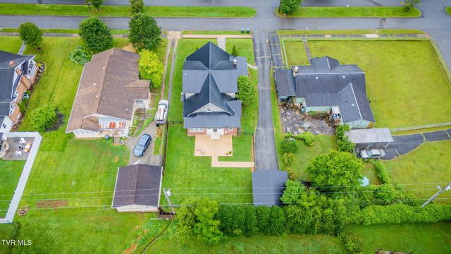 300 Daytona Place, Elizabethton, TN 37643