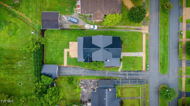 300 Daytona Place, Elizabethton, TN 37643