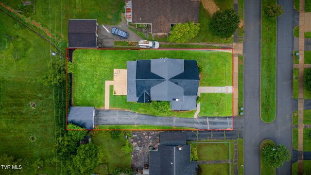 300 Daytona Place, Elizabethton, TN 37643