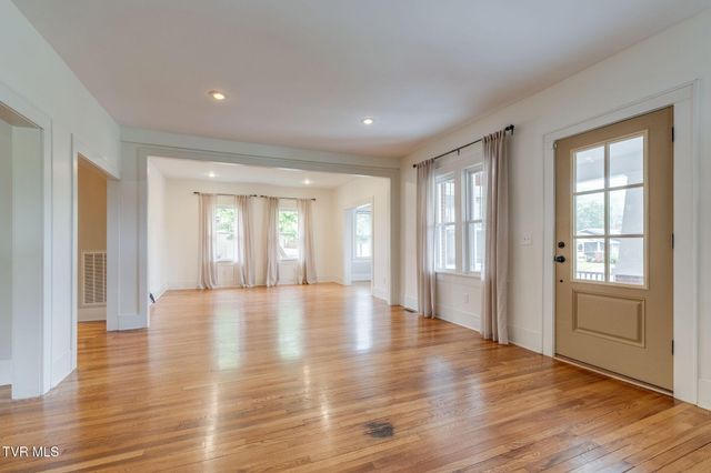 300 Daytona Place, Elizabethton, TN 37643