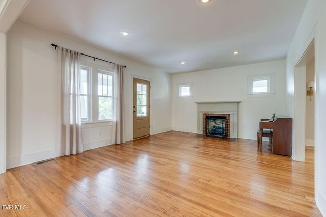 300 Daytona Place, Elizabethton, TN 37643