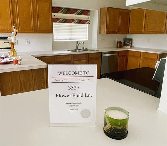 3327 Flower Field Lane, Pearland, TX 77584