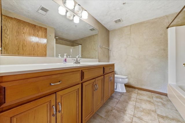 18550 Pine Lake Drive 1a, Tinley Park, IL 60477