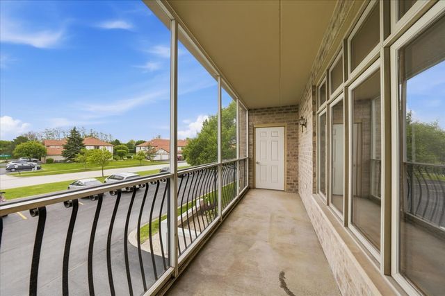 18550 Pine Lake Drive 1a, Tinley Park, IL 60477