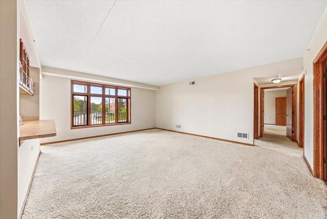 18550 Pine Lake Drive 1a, Tinley Park, IL 60477