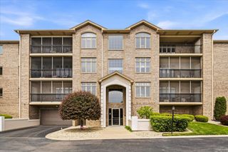 18550 Pine Lake Drive 1a, Tinley Park, IL 60477