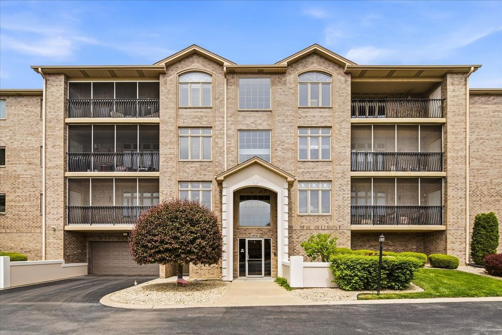 18550 Pine Lake Drive 1a, Tinley Park, IL 60477