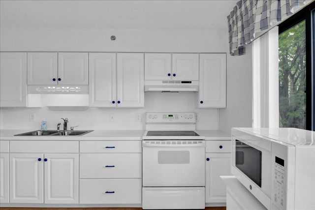10 Kellogg Rd Ste 230, Essex Junction, VT 05452