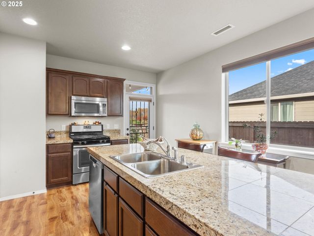 724 Sw 4TH Ave, Battle Ground, WA 98604