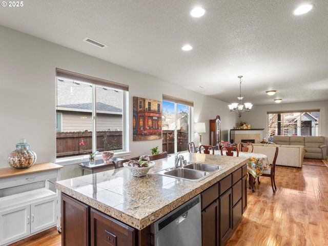 724 Sw 4TH Ave, Battle Ground, WA 98604