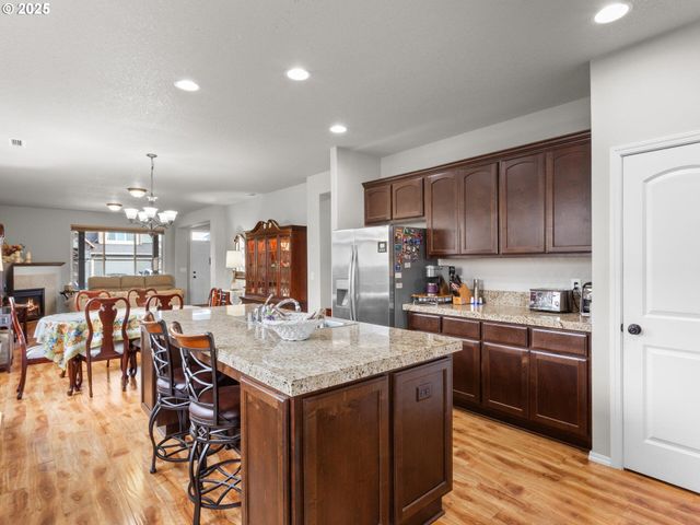 724 Sw 4TH Ave, Battle Ground, WA 98604