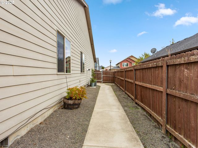 724 Sw 4TH Ave, Battle Ground, WA 98604