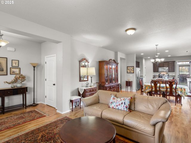 724 Sw 4TH Ave, Battle Ground, WA 98604